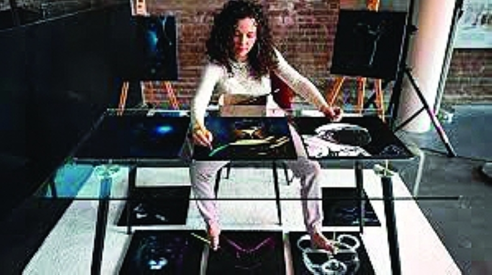 What a feet: Viral Dutch artist paints 10 pictures at once