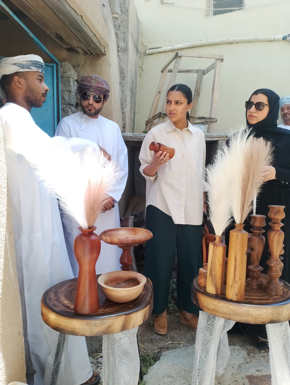 Halima bint Rashid al Zariyah, Chairperson of Small and Medium Enterprises Development Authority, made field visits to various creative craft projects across Al Sharqiyah North Governorate to closely monitor project progress and offer support