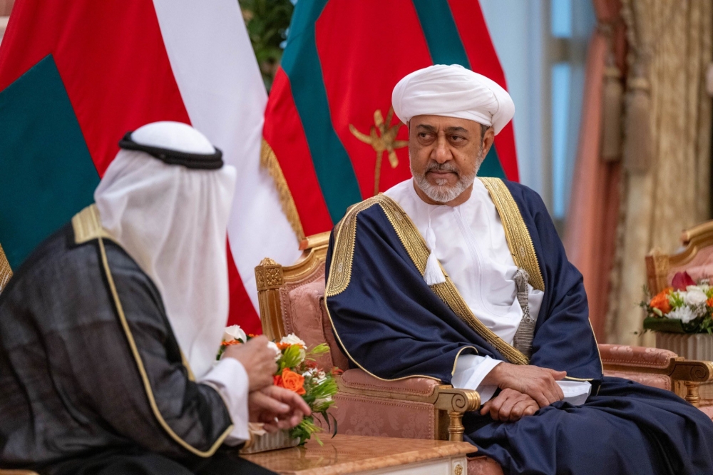 HM, Emir of Kuwait hold official talks

