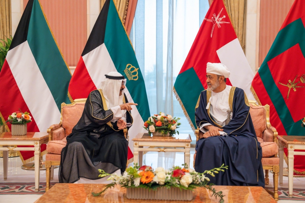 HM, Emir of Kuwait hold official talks

