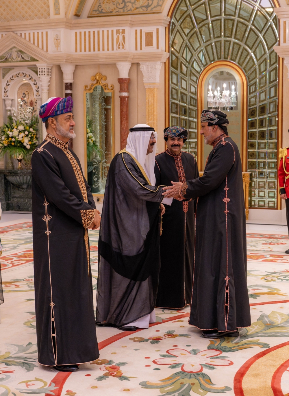 In honour of HM, Emir of Kuwait hosts dinner