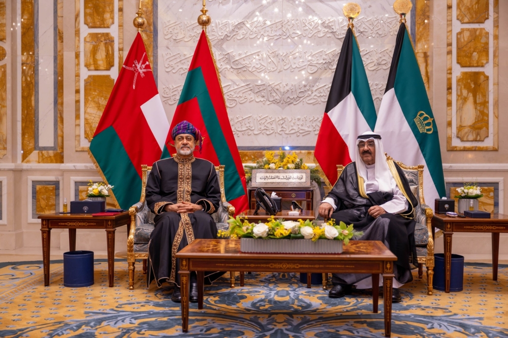 In honour of HM, Emir of Kuwait hosts dinner