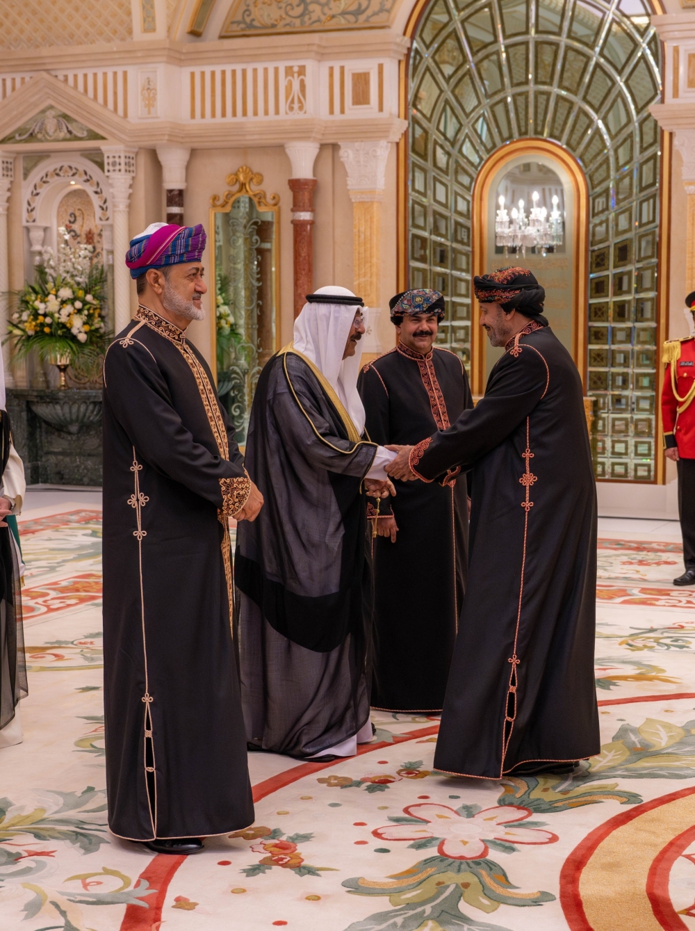 In honour of HM, Emir of Kuwait hosts dinner