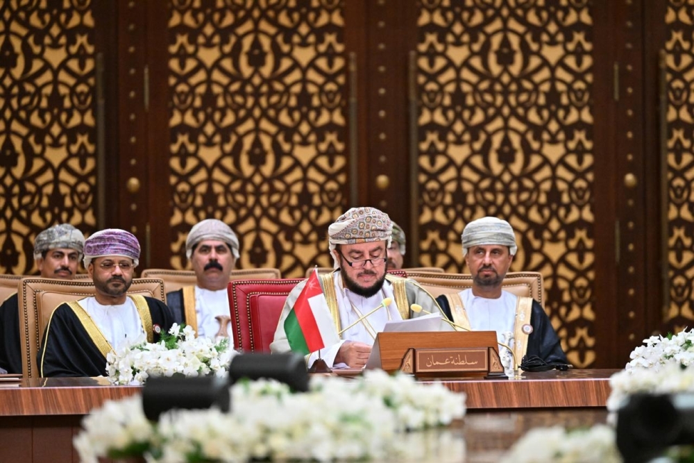 HH Sayyid Asaad bin Tarik al Said delivering speech at the opening of the Arab Summit in Manama on Thursday. 