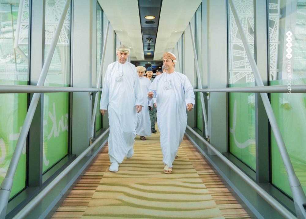 Aimen al Hosni, CEO of Oman Airports Management Co, Naif al Abri President of Civil Aviation Authority and a number of executive management officials from authorities from strategic partners, made a final inspection tour, prior to the commercial operation, of the new southern runway at the Muscat International Airport. © Oman Airports

