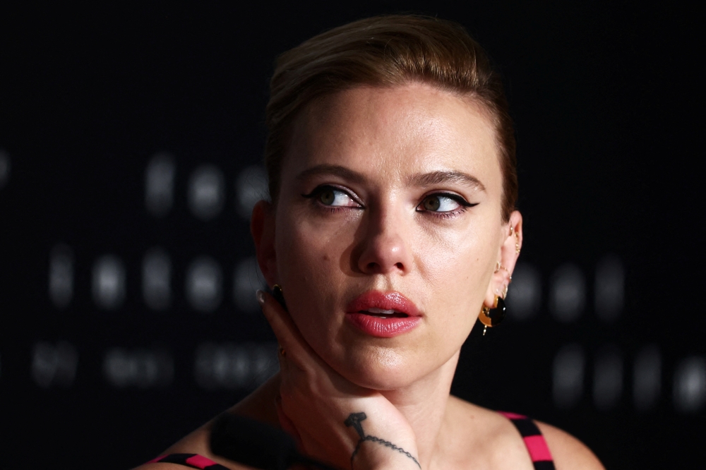 FILE PHOTO: The 76th Cannes Film Festival - Press conference for the film "Asteroid City" in competition - Cannes, France, May 24, 2023. Cast member Scarlett Johansson attends. REUTERS/Yara Nardi/File Photo
