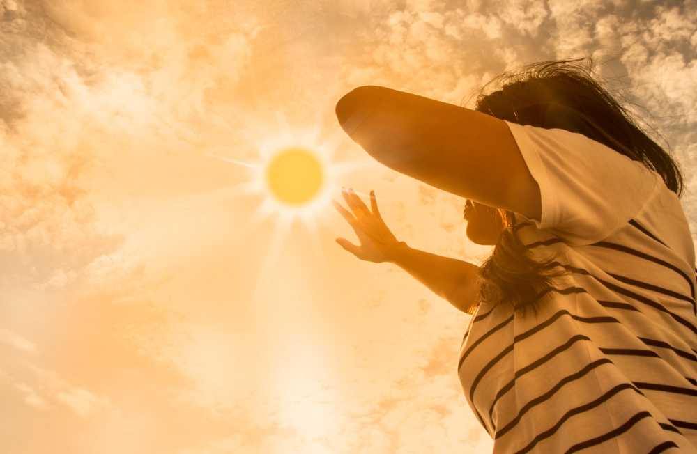 When the body temperature rises above 40 degrees Celsius due to prolonged exposure to extreme heat, an individual can suffer from heatstroke.