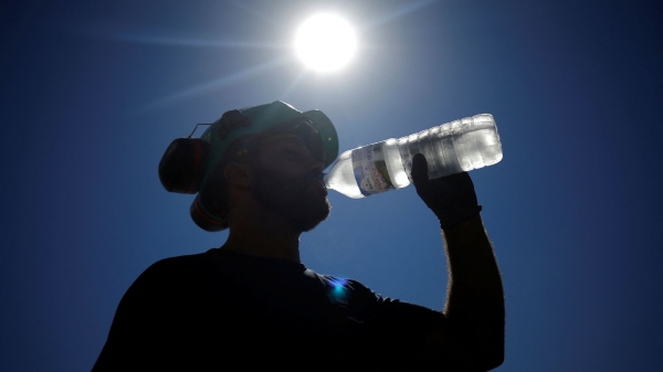 Extreme care urged as heatwave grips Oman - Vimarsana News