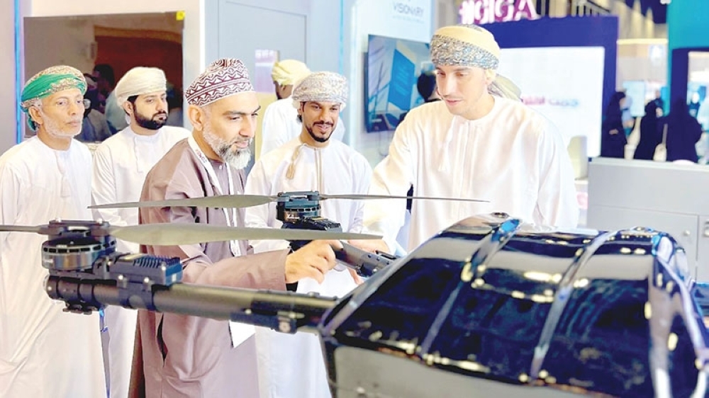 Saeed Abdul Ghafoor, CEO of Star Drones, explains to HH Dr Kamil bin Fahd bin Mahmood al Said, the Secretary-General of the General Secretariat of the Council of Ministers, the features of “TARIQ” — Oman’s first locally-made drone.