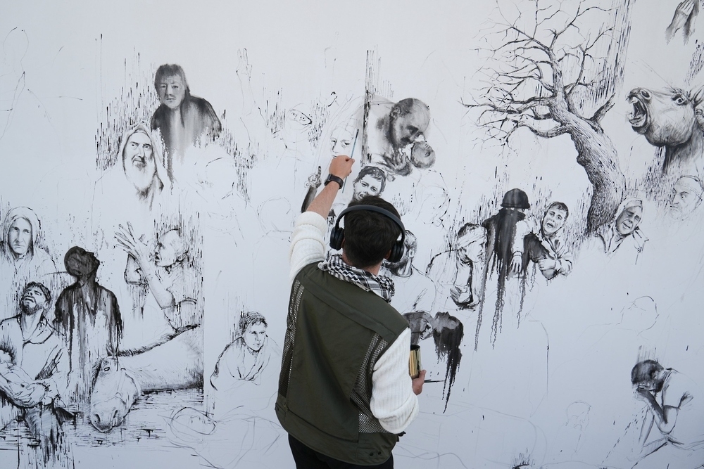 Turkish Artist's 30-foot Painting in Istanbul Highlights Gaza's Suffering
