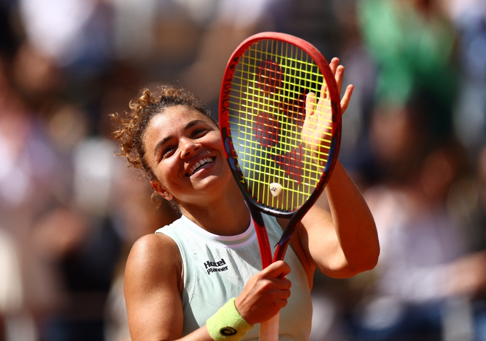 Tennis - French Open - Roland Garros, Paris, France - June 5, 2024 Italy's Jasmine Paolini celebrates winning her quarter final match against Kazakhstan's Elena Rybakina REUTERS/Lisi Niesner
