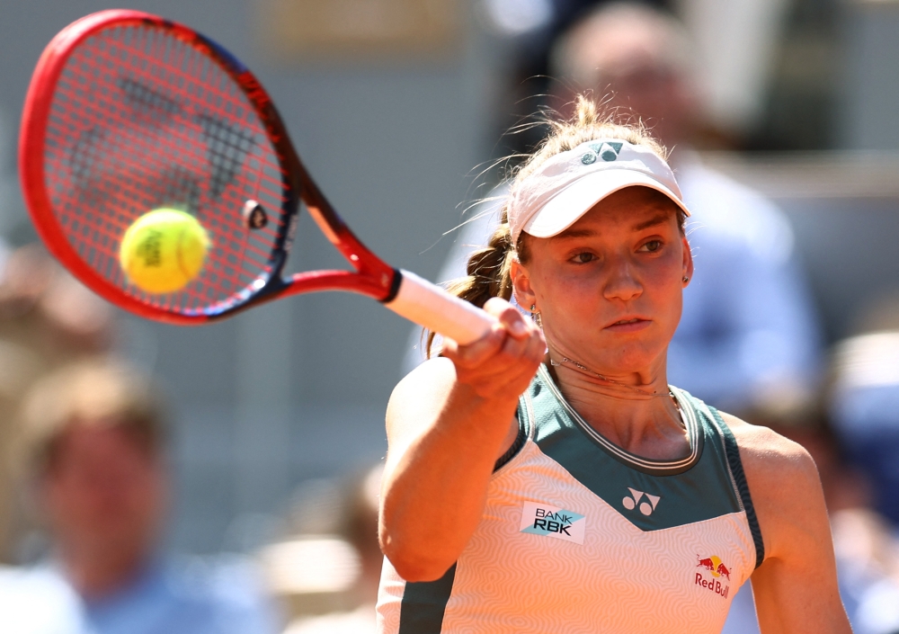 Tennis - French Open - Roland Garros, Paris, France - June 5, 2024 Kazakhstan's Elena Rybakina in action during her quarter final match against Italy's Jasmine Paolini REUTERS/Lisi Niesner
