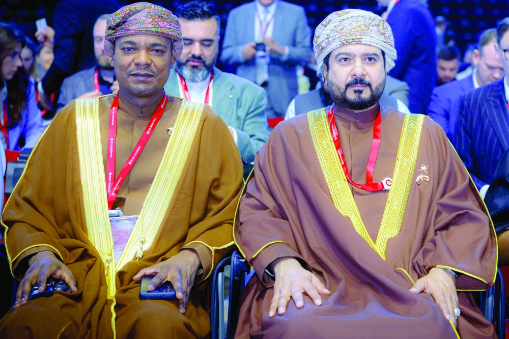 Qais bin Mohammed al Yousef, Minister of Trade, Industry and Investment Promotion (right) and Hamoud bin Salim al Tuwaih, the Ambassador of the Sultanate of Oman accredited to the Russian Federation.
