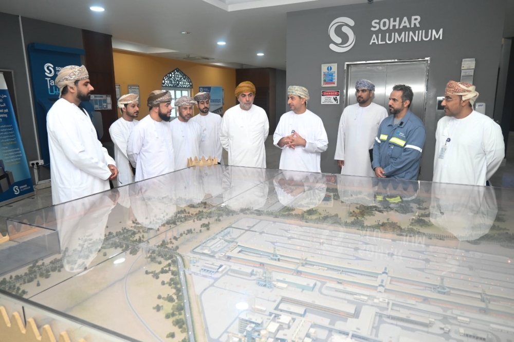Project team meets in Suhar to explore establishment of aluminium cluster.