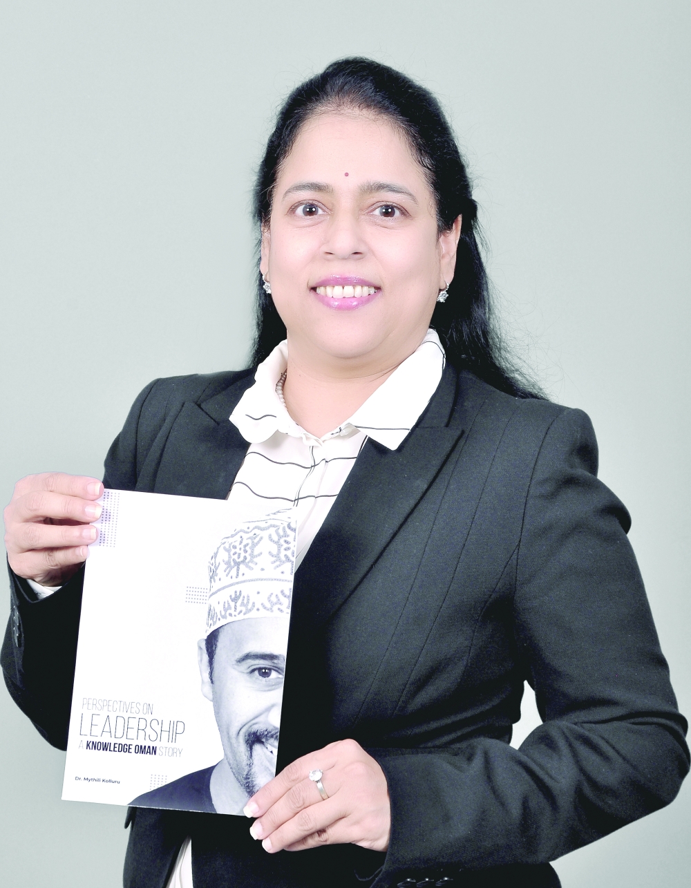 Dr Mythili with KO Book