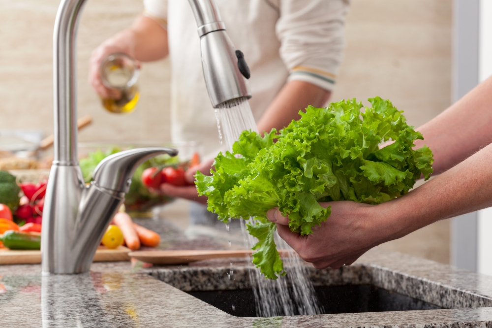 Protect your health by properly washing fruits and vegetables