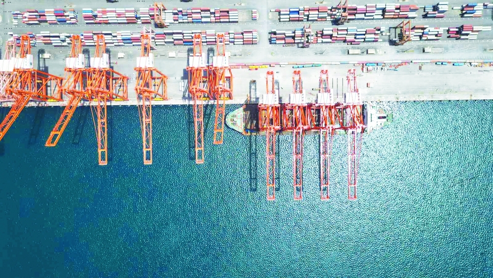 Port of Salalah took delivery of four new STS cranes earlier this week.