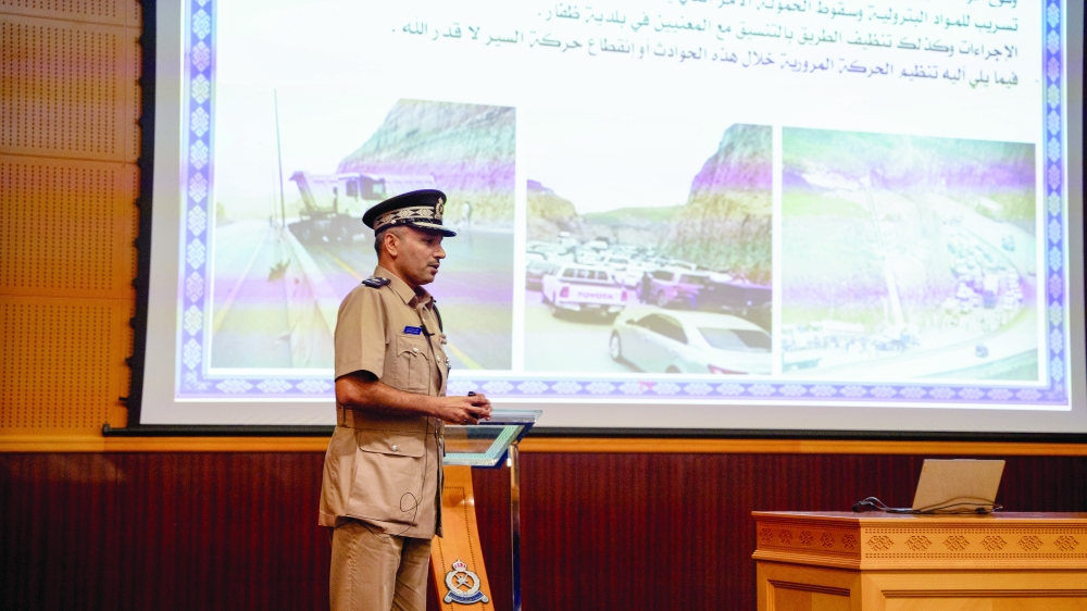 His Highness Sayyid Marwan bin Turki Al Said, Governor of Dhofar, visited the Dhofar Police Command headquartres
