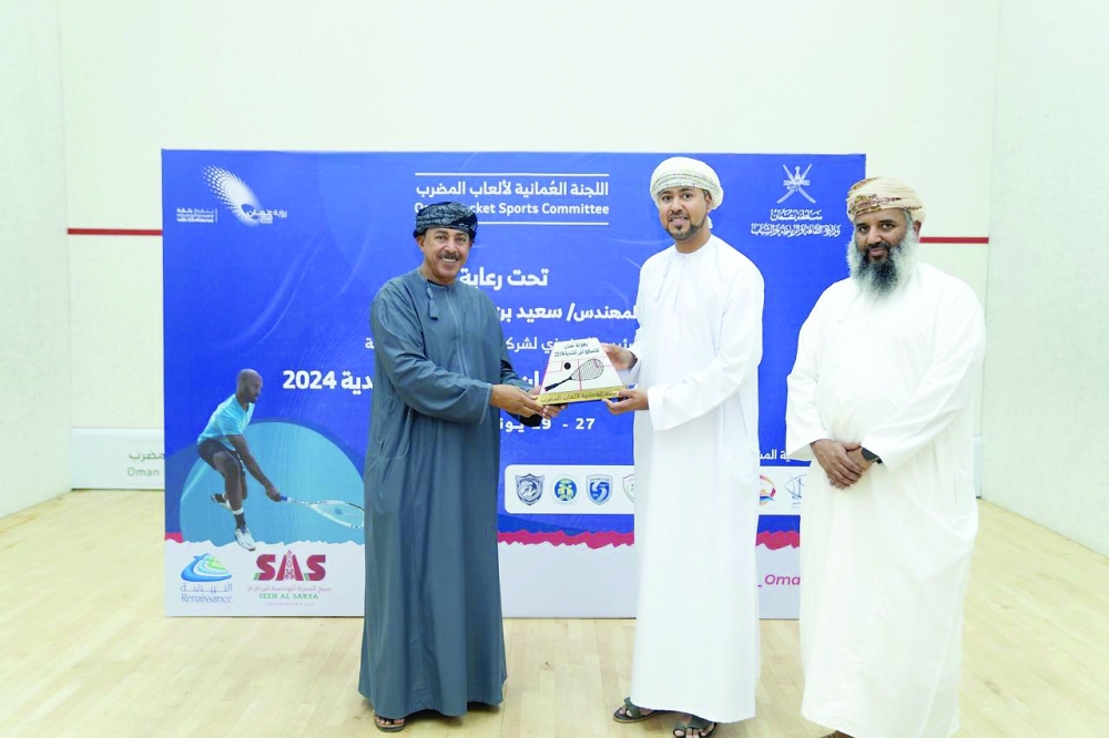   Eng Said al Asmi (C) and Dr Abdulrahim al Droushi  
