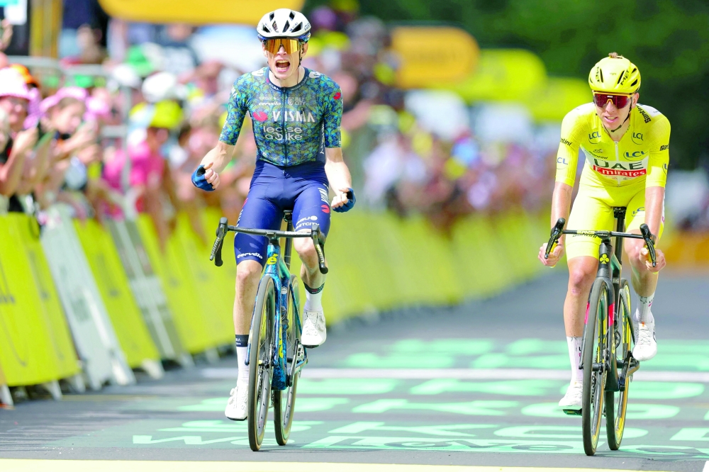 Jonas Vingegaard cycles to the finish line 