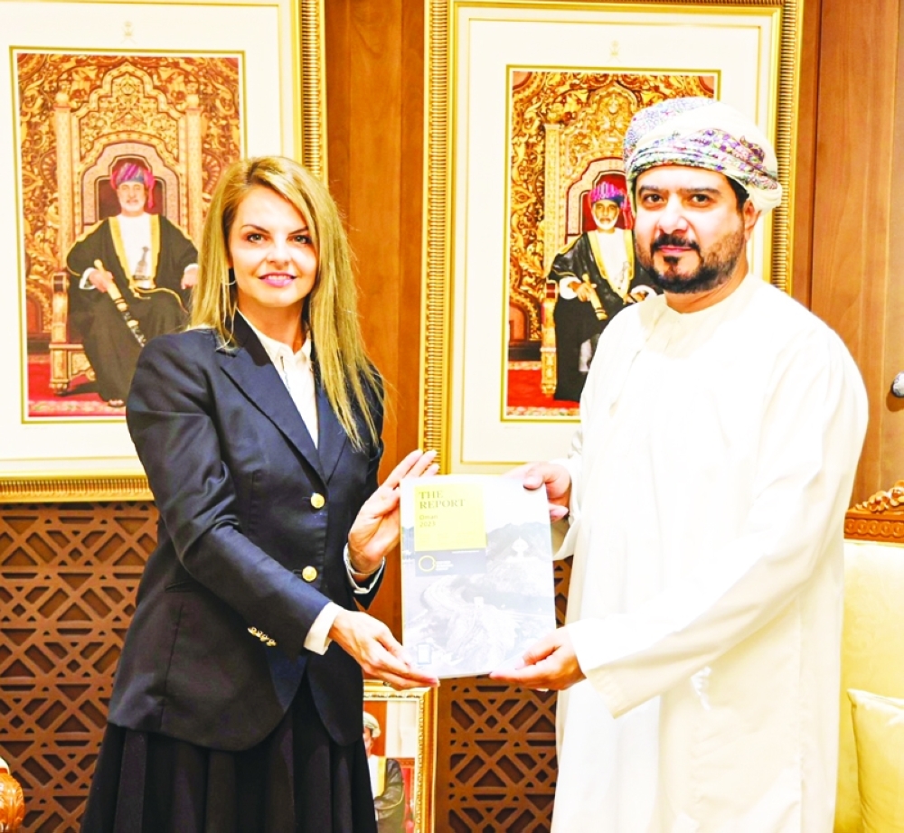 Qais Mohammed al Yousef, Minister of Commerce, Industry and Investment Promotion, with Dana Carmen Agarbicean, OBG’s Country Director for Oman, at the MoU signing. 