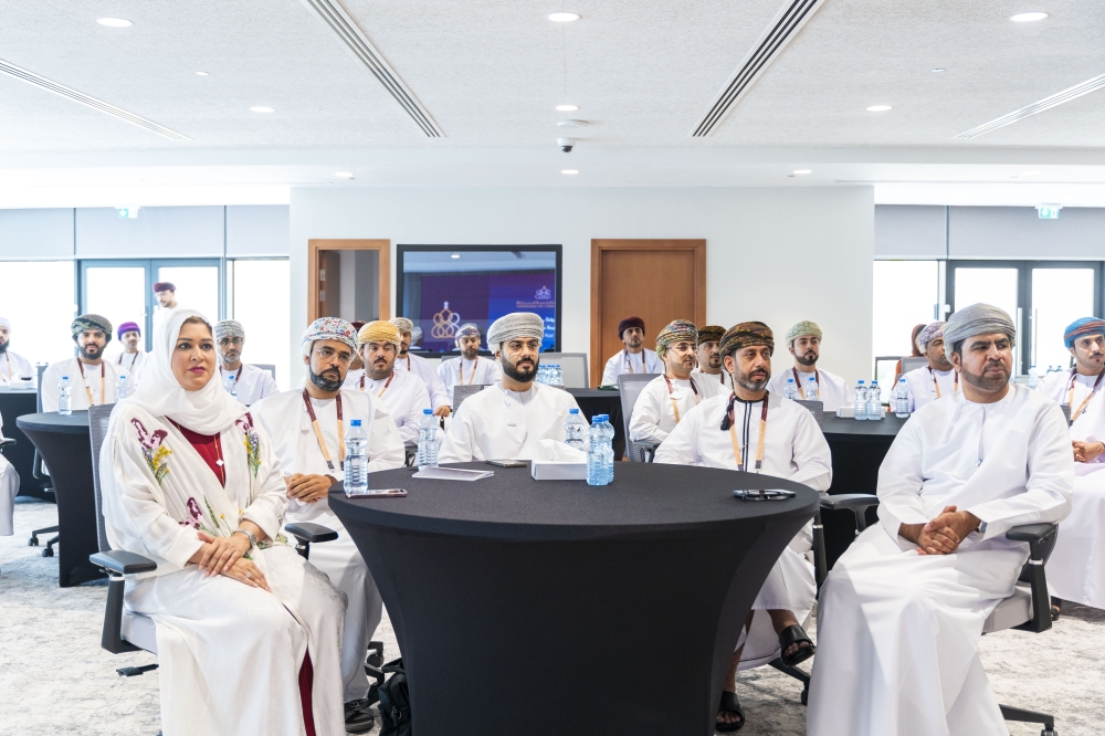 Developed in collaboration with Eller Executive Education at the University of Arizona, this initiative focuses on cultivating critical leadership skills among middle management officials across various sectors of the state’s administrative apparatus.