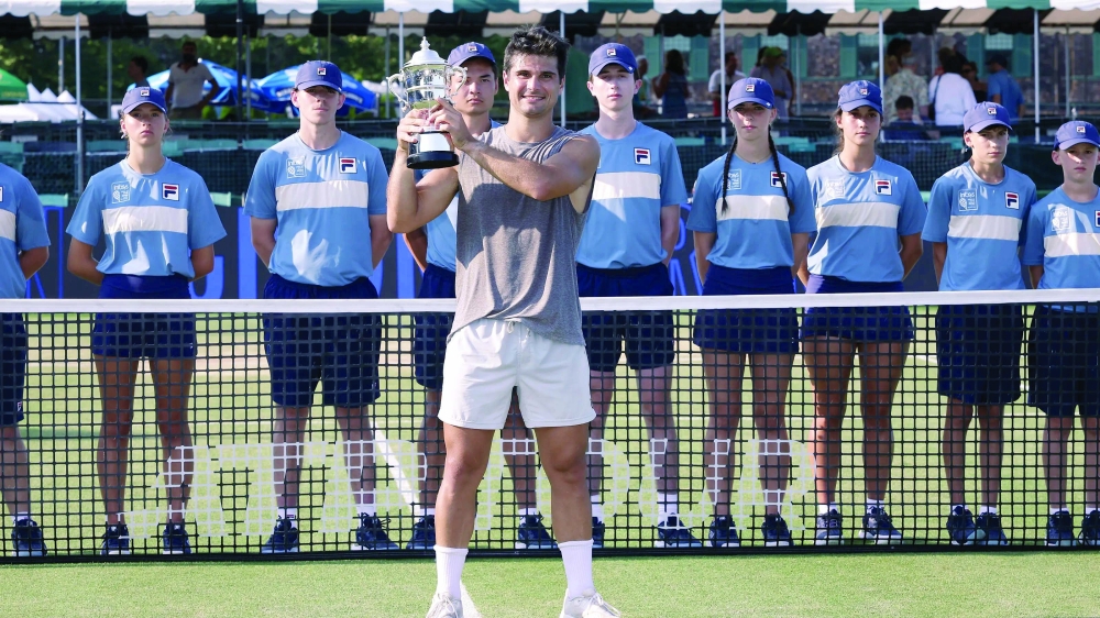 Giron wins Hall of Fame Open for first ATP title