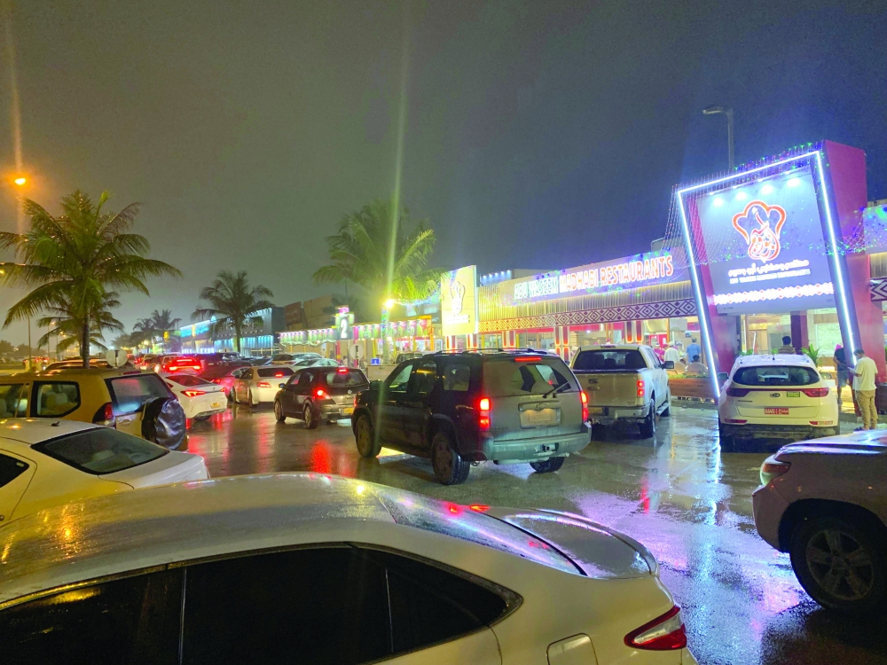 Salalah gets a vibrant nightlife during khareef