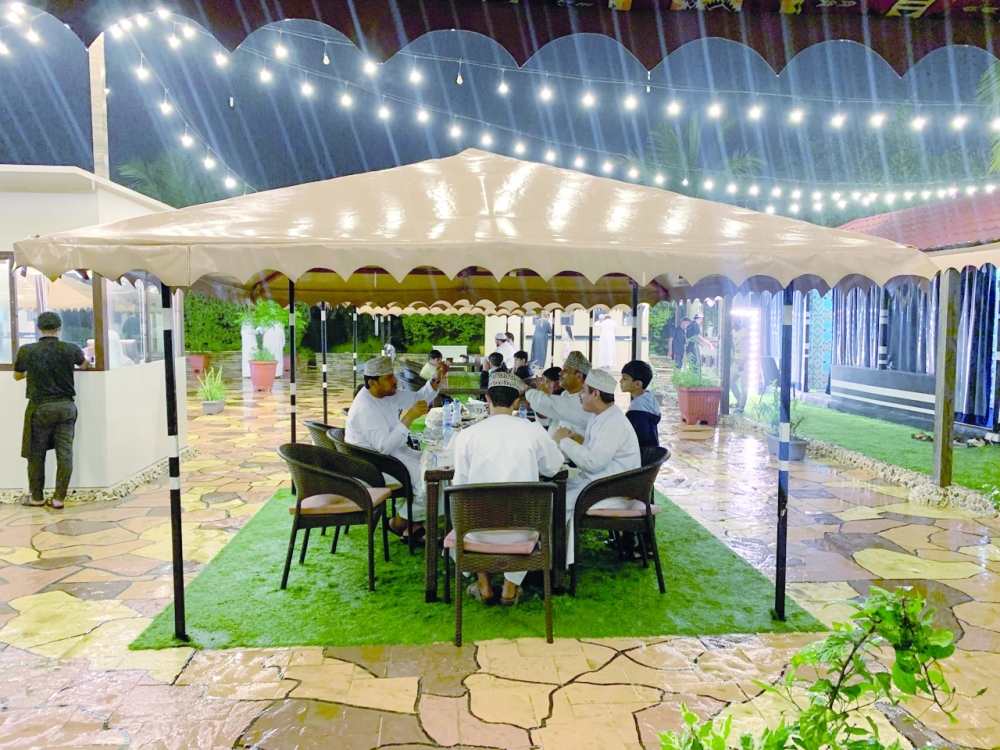 Salalah gets a vibrant nightlife during khareef