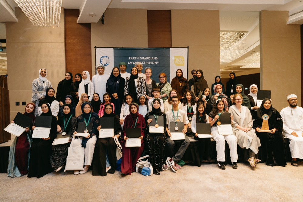 Global Shapers Community Muscat members with the winners, participants (1)