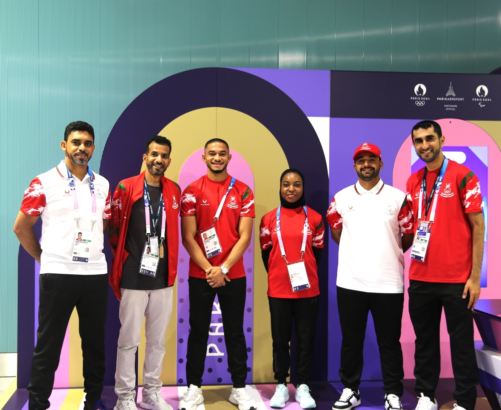 منتخب العاب القوى يصل باريس(1)