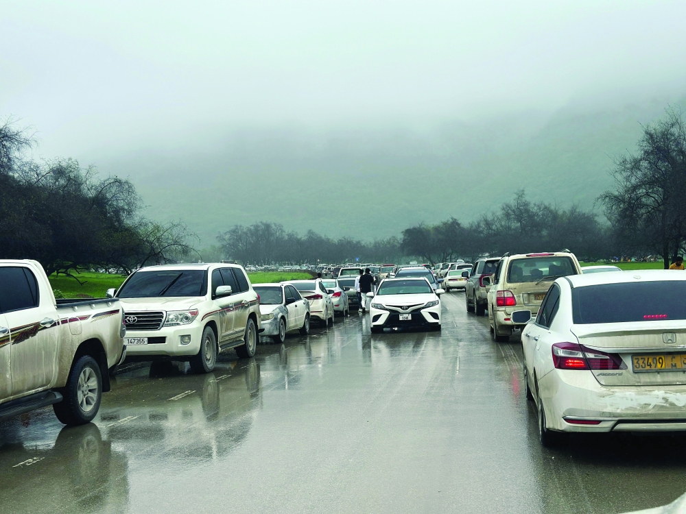 Traffic congestion in Salalah frustrates visitors and diminishes their tourist experience