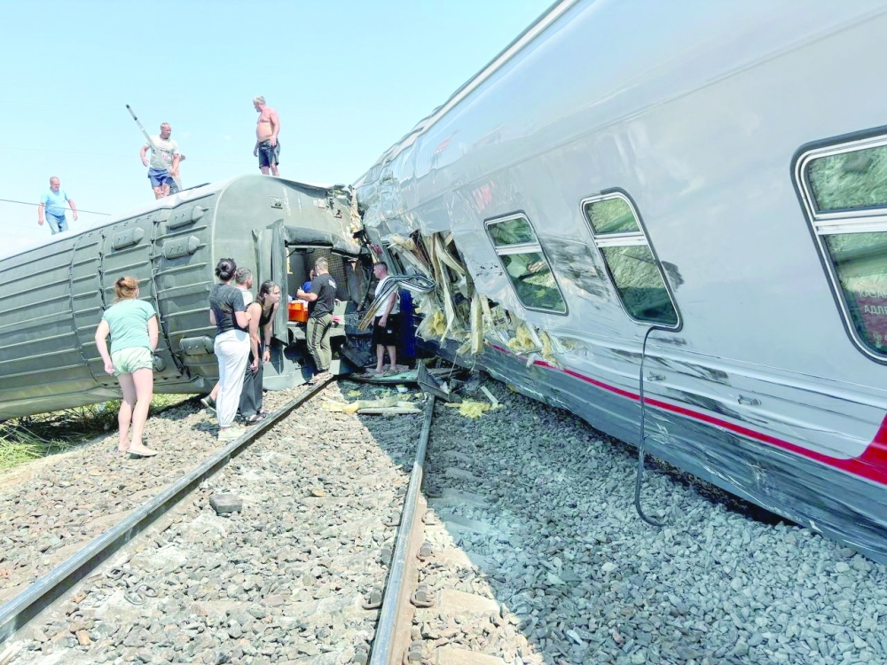 2 dead, 140 hurt after Russian train and truck collide