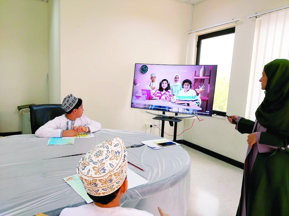 Beyond educational activities, the programme emphasises social values like cooperation, time management, recycling, and saving.