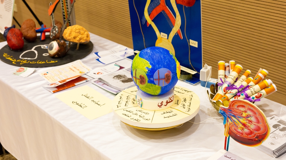 The awareness exhibition included models and publications created by nurses, aimed at raising health awareness among visitors and providing basic information about kidney diseases and how to prevent them.
