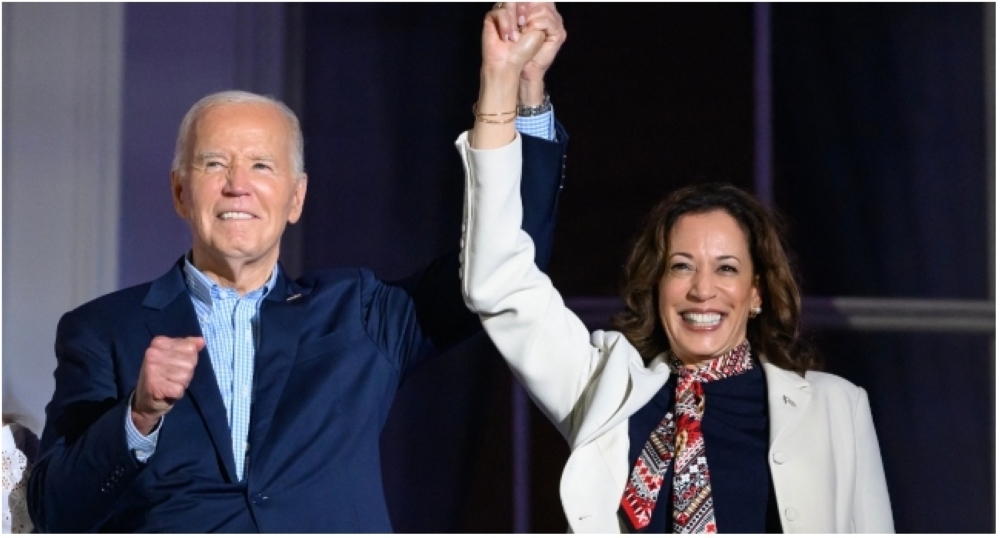  US President Joe Biden and US Vice President Kamala Harris watch the Independence Day fireworks display from the Truman Balcony of the White House in Washington. - File Picture