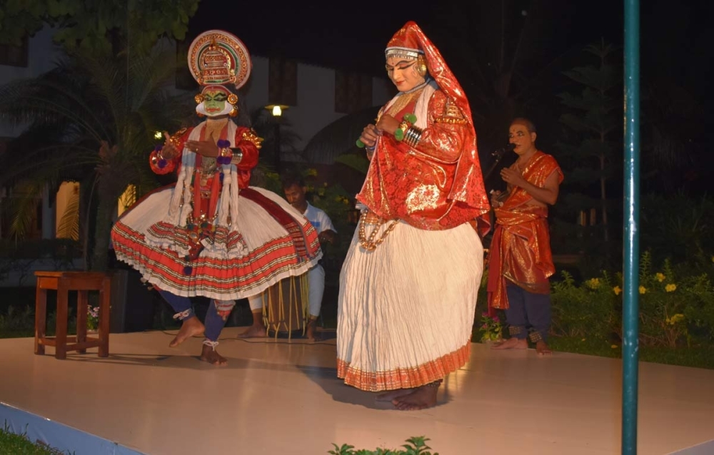 Traditional Kathakali performances at the resort by night