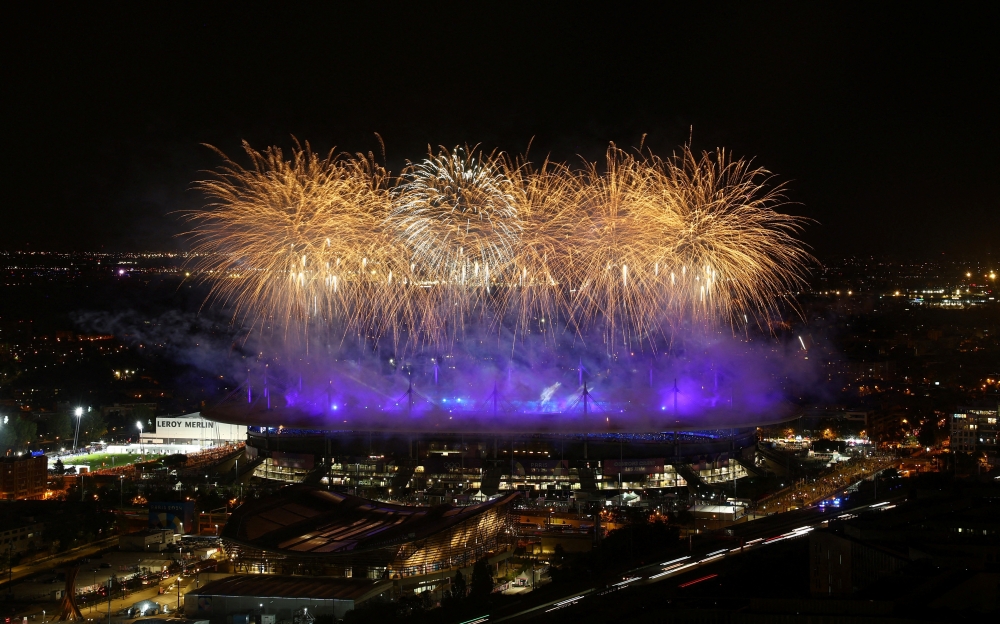 Paris 2024 Olympics - Ceremonies - Paris 2024 Closing Ceremony - Stade de France, Saint-Denis, France - August 11, 2024. General view of fireworks during the gran finale of the closing ceremony. REUTERS/Kim Hong-Ji     TPX IMAGES OF THE DAY
