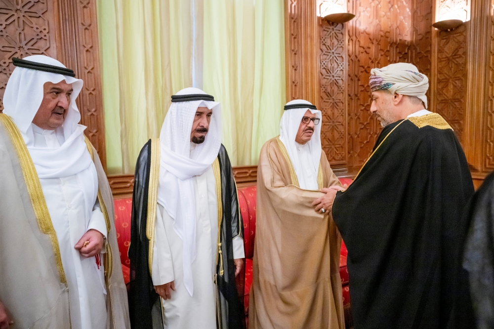 HH Sayyid Harib al Said conveys His Majesty’s condolences and sympathy to Emir of Kuwait 