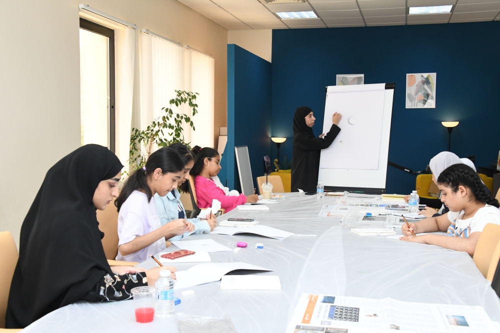 The workshop features a variety of activities such as writing short stories, drawing, and visits to digital television studios