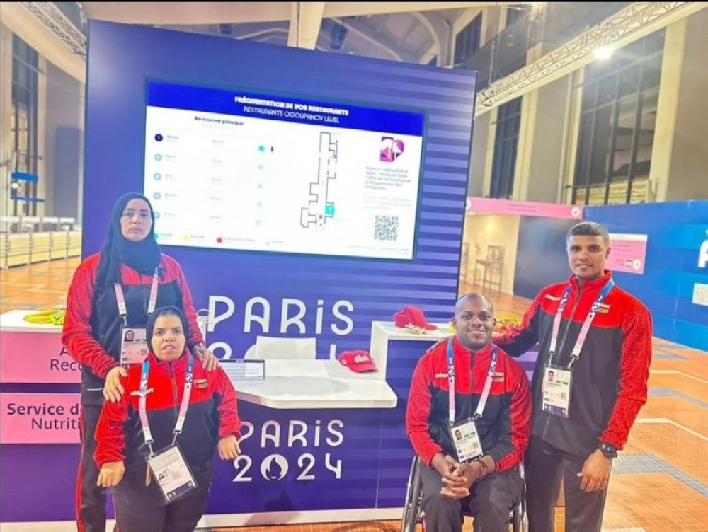 Mohammed al Mashaykhi (right) with Sara al Anbouri at Paris 2024 Paralympics.
