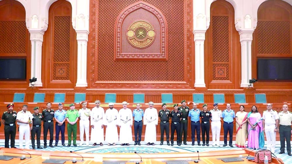 The two sides discussed means of boosting bilateral relations between the Sultanate of Oman and the Republic of India. - ONA