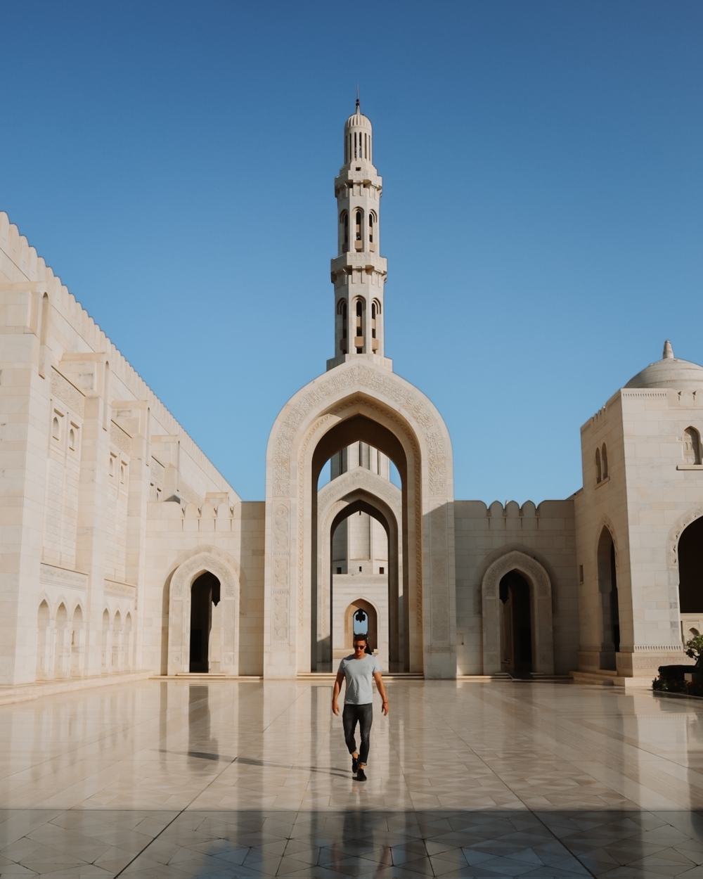 Roman Zanetti visits the Sultan Qaboos Mosque