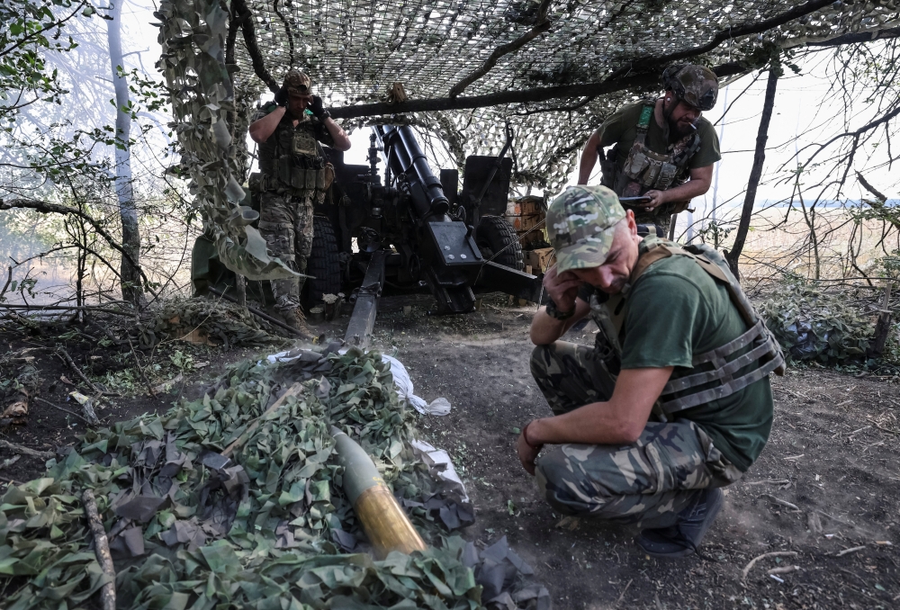 Artillerymen fire towards Russian troops at a front line, near Pokrovsk, Donetsk region, Ukraine. — Reuters file photo