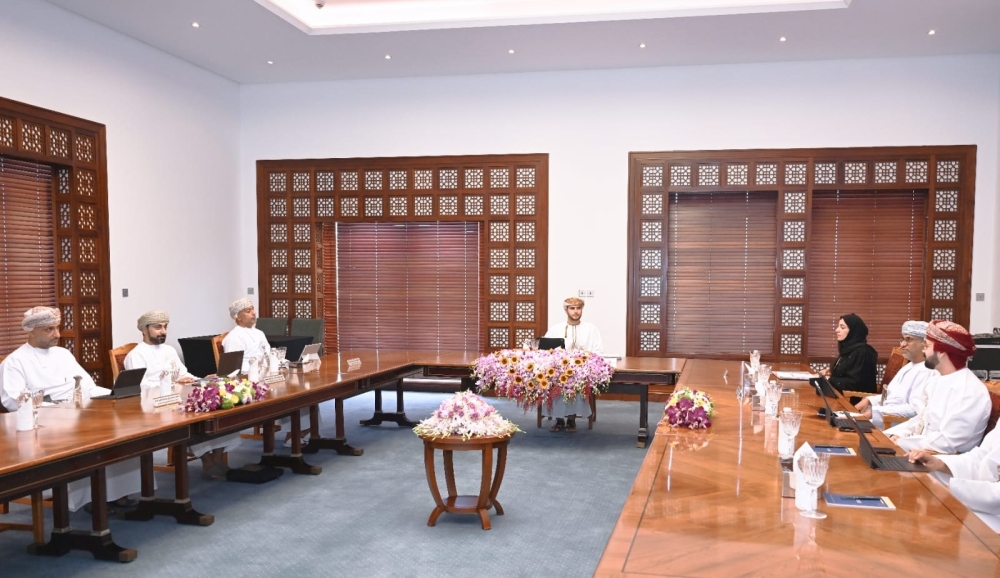HH Sayyid Belarab bin Haitham al Said presiding over the meeting.