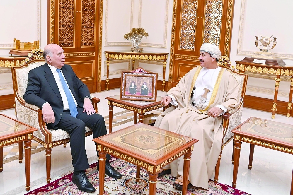 Gen Sultan bin Mohammed al Numani, Minister of the Royal Office with Dr Fuad Hussein. — ONA