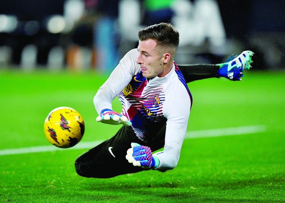 LaLiga - Valencia v FC Barcelona - Mestalla, Valencia, Spain - December 16, 2023 FC Barcelona's Inaki Pena during the warm up before the match.