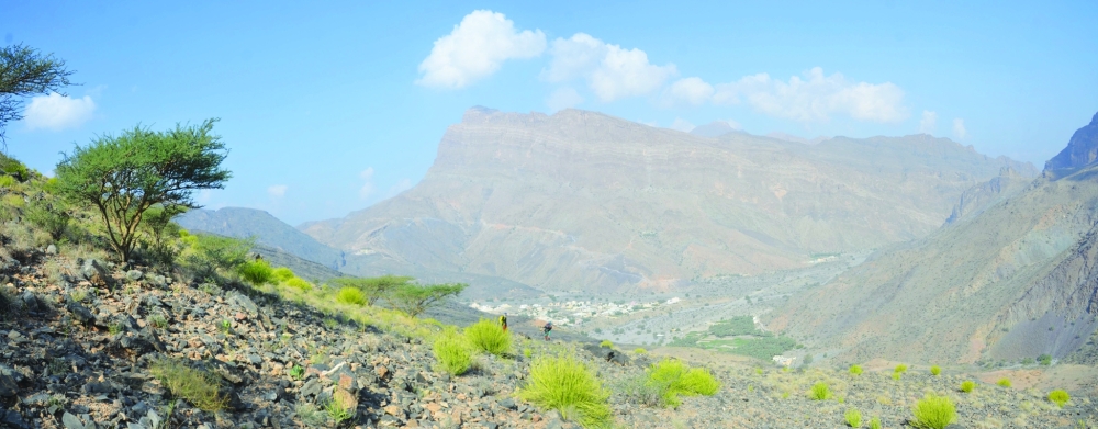 Threading the Rocks and Hidden Depths of Lunule Canyon