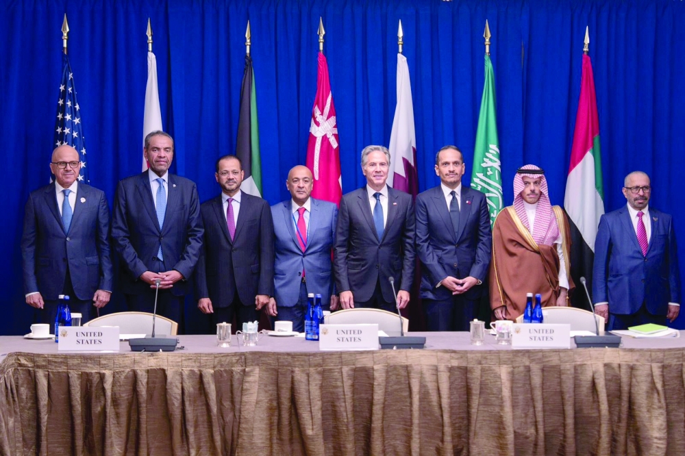 During the meeting, the ministers exchanged views about regional matters, notably the Palestinian issue and the need for an immediate termination of the war in the Gaza Strip. — ONA