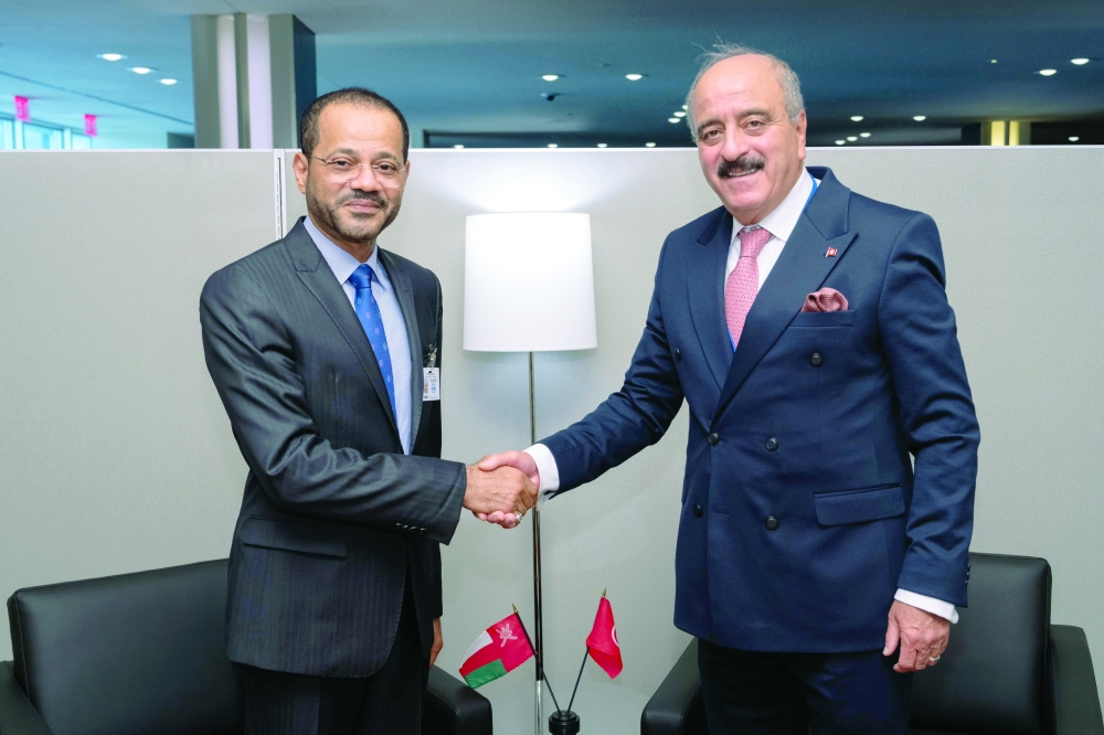 Sayyid Badr reviews cooperation with FMs in New York